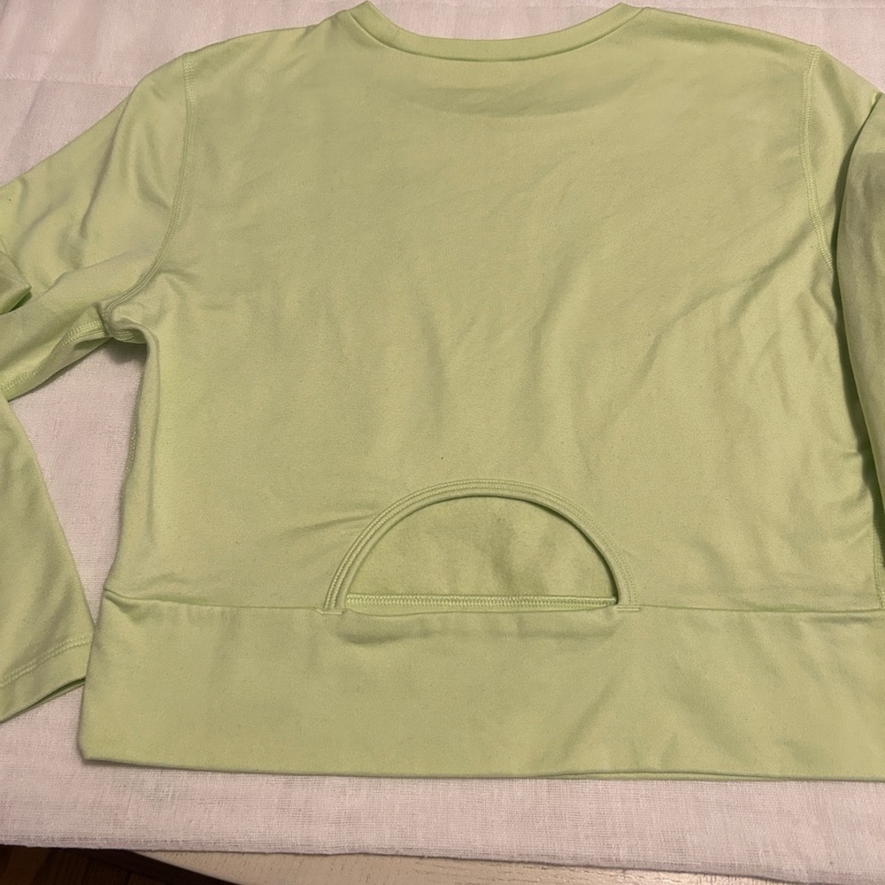 Light Green Long Sleeve Crop Top - Picture 4 of 5